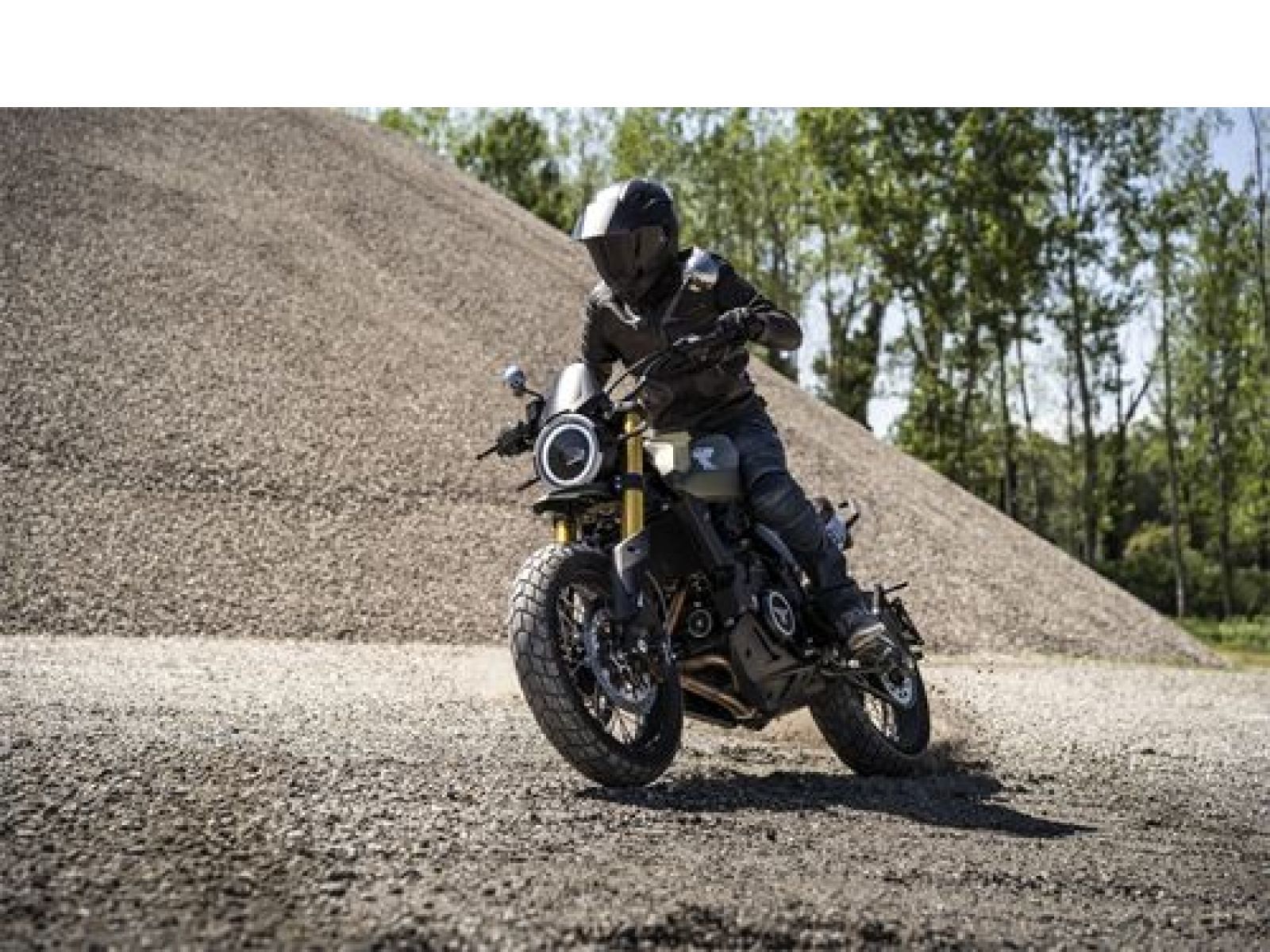 Мотоцикл MOTO MORINI SEIEMMEZZO SCR (GRAPHITE BLACK) 2026